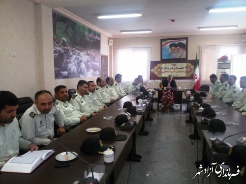 دیدار مامورین نیروی انتظامی شهرستان ازادشهر با فرماندار