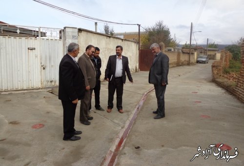 بازدید بخشدار مرکزی از بتن ریزی معابر روستای ازدارتپه 