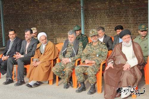 حضور فرماندار آزادشهر در صبحگاه مشترک رزمایش فجر انقلاب