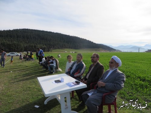 بخشدارمرکزی در افتتاحیه مسابقات فوتسال به مناسبت دهه فجر در روستای قزلجه حضور یافت.