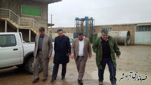 بازدید فرماندار شهرستان آزادشهر از کارخانه آجر ماشینی 