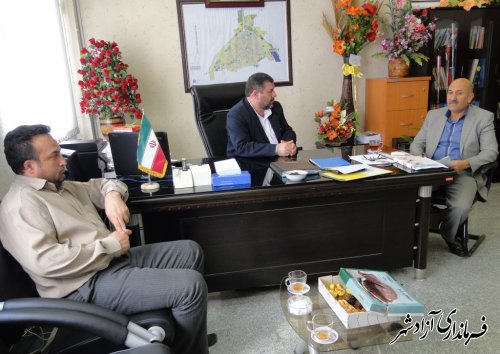 نشست  مدیر جهاد کشاورزی شهرستان آزادشهر با فرماندار