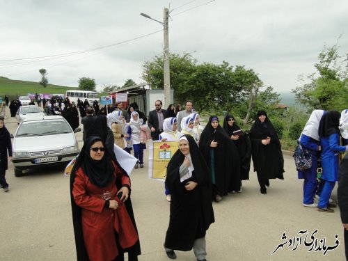 همایش پیاده روی به مناسبت گرامیداشت هفته مقام زن در آزادشهر برگزار شد
