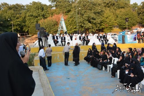 آموزش آيين همسر داری و فرزند آوری سالم به 40 زوج جوان در جشن ازدواج آسان در آزادشهر