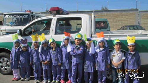 دیدار کودکان مهدهای کودک شهرستان آزادشهر از محل نیروی انتظامی