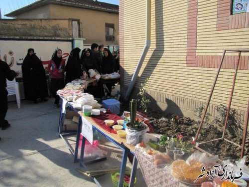 افتتاح بازارچه خیریه همزمان با اولین روز دهه فجر انقلاب در مدرسه دخترانه سروش شهرستان آزادشهر