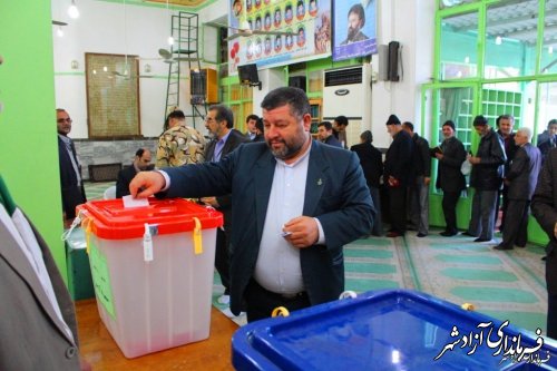 فرماندار شهرستان آزادشهر از حضور حماسی مردم در انتخابات قدردانی کردند