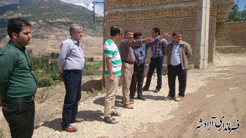 بازدید بخشدار چشمه ساران از زیرسازی روستای نراب