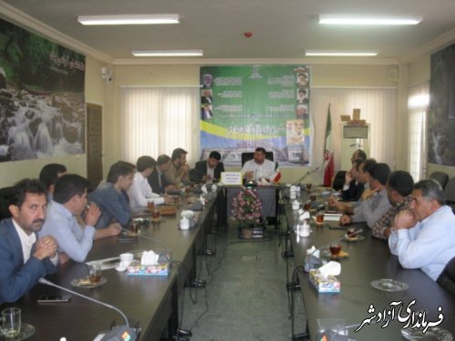 برگزاری نشست فعالان اقتصادی و مسئولین واحدهای تولیدی با فرماندار آزادشهر