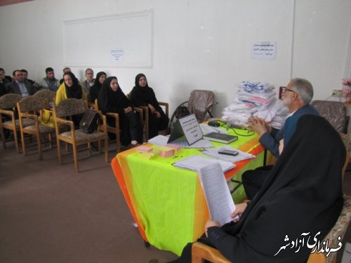 گردهمایی رابطین و مربیان بهداشت مدارس شهرستان آزادشهر