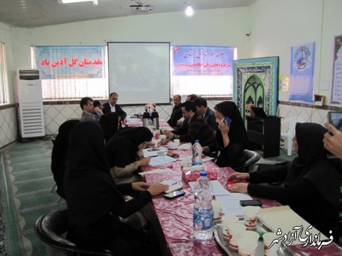 کارگاه آموزشی سرگروههای درس زبان مدارس استان در شهرستان آزادشهر