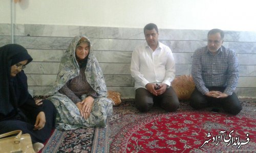 دیدار معاون فرماندار آزادشهر با خانواده معزز شهدای مبارزه با مواد مخدر 