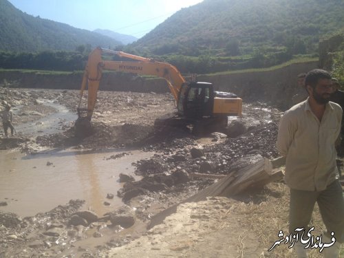 بازسازی کانال های آب مزارع روستای وطن