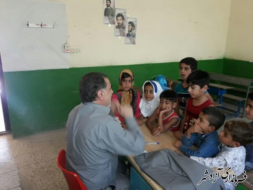 حضور معاون فرماندار شهرستان آزادشهر در جمع کودکان روستاهای گلها