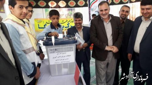 برگزاری انتخابات شورای دانش آموزی در مدارس شهرستان آزادشهر