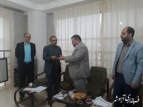 دیدار شفائی فرماندار با کارکنان ثبت احوال شهرستان آزادشهر به مناسبت هفته ثبت احوال