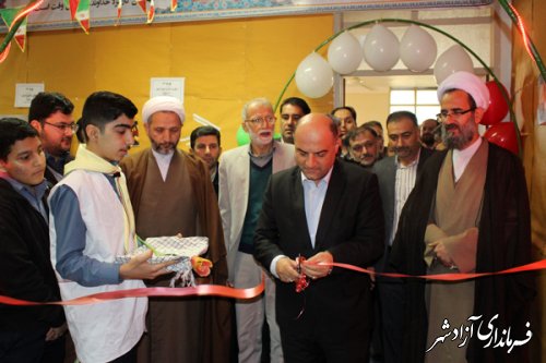 با حضور فرماندار آزادشهر : افتتاح نمایشگاه انقلاب در دبیرستان پسرانه شاهد آزادشهر