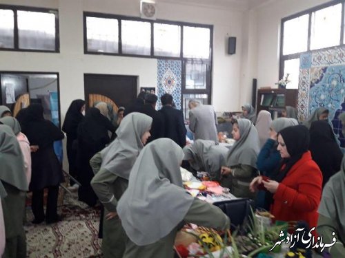 راه اندازی بازارچه کار و فناوری در مدارس متوسطه اول شهرستان آزادشهر