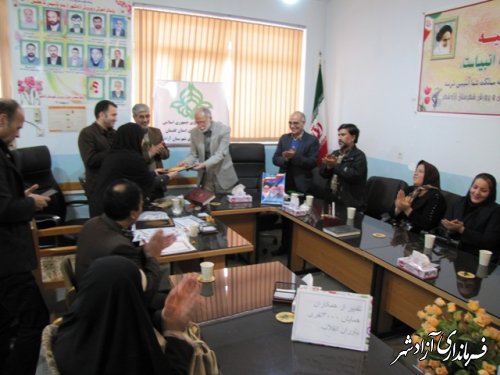 تجلیل از عوامل برگزاری همایش استانی یاوران انقلاب در شهرستان آزادشهر