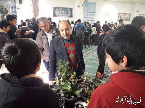 راه اندازی بازارچه کاروفناوری در دبیرستان آیت اله خامنه ای شهرستان آزادشهر