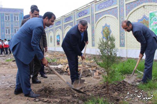 15 اسفند : مراسم درختکاری متمرکز در مدرسه علمیه سفیران هدایت شهرستان آزادشهر