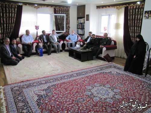 دیدار از خانواده های شهدا و متوفیان فرهنگی شهرستان آزادشهر