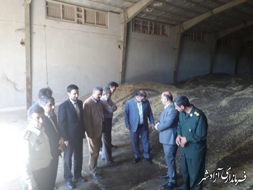 بازدید فرماندار شهرستان آزادشهر از مراکز خرید گندم و کلزا درشهرستان