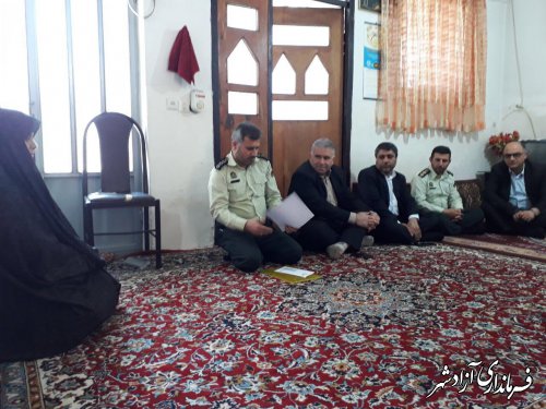 دیدار فرماندار شهرستان آزادشهر با خانواده شهید انصاری