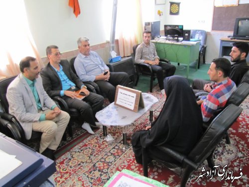 جلسه ستادپشتیبانی سواد باحضور مدیرآموزش و پرورش آزدشهر در روستای نراب