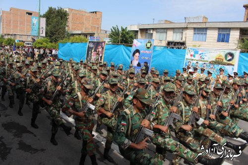 رژه حماسی نیروهای مسلح در شهرستان آزادشهر برگزار شد