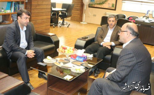 نشست فرماندار آزادشهر با مدیرکل میراث فرهنگی و مدیر صندوق کارآفرینی و امید استان