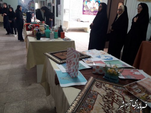 افتتاح دونمایشگاه بمناسبت هفته پیوند در مدارس آزادشهر
