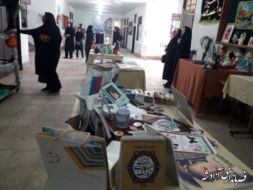 افتتاح دونمایشگاه بمناسبت هفته پیوند در مدارس آزادشهر