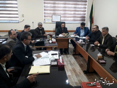 جلسه مشترک کمیته هدایت تحصیلی و ستاد ارتقای کنکور سراسری در شهرستان آزادشهر