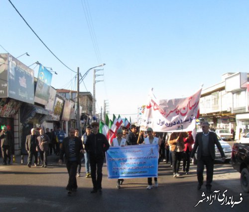 حضور منسجم فرهنگیان و دانش آموزان آزادشهر در تجمع 9دی این شهرستان