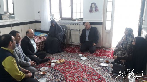 دلجویی و دیدار فرماندار شهرستان آزادشهر با خانواده های شهیدان منتظری و ابراهیمی