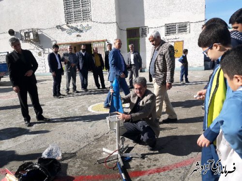 مسابقه پرتاب موشکهای آبی در مدارس شهرستان آزادشهر