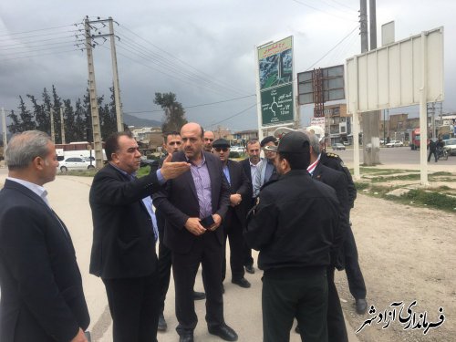 بازدید مدیرکل دفتر فنی استانداری از وضعیت میدان جمهوری شهرستان آزادشهر