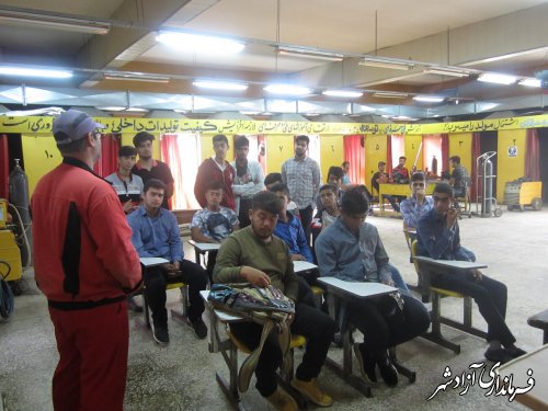 بیش از 100 نفرکارآموز از آموزشهای مرحله اول طرح اوقات فراغت مرکز فنی وحرفه ای آزادشهر بهره مند شدند .