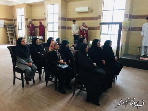 برگزاری کلاس آموزشی مهارت ارتباط برای هنرمندان صنایع دستی اداره شهرستان آزادشهر