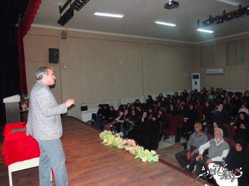 برگزاری کارگاه آموزشی تغذیه و سبک زندگی ایرانی اسلامی در شهرستان آزادشهر