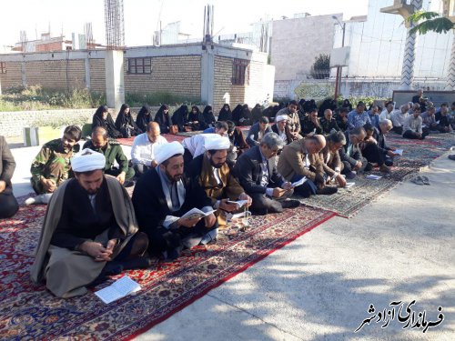 برگزاری مراسم زیارت عاشورا در جوار شهدای گمنام شهرستان آزادشهر