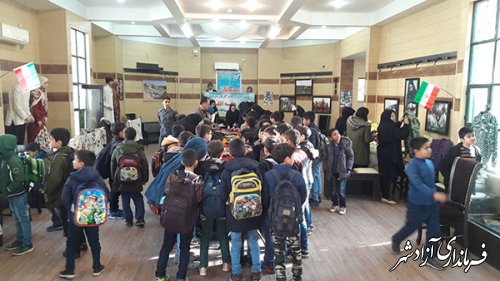 بازدید دانش آموزان از موزه مردم شناسی آزادشهر به مناسب گرامیداشت دهه فجر 