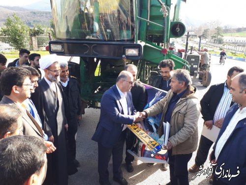 ادامه طرح پلاک‌گذاری ماشین‌آلات کشاورزی در شهرستان آزادشهر
