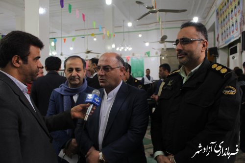 بازدید فرماندار به همراه امام جمعه و اعضای شورای تامین از شعب اخذ رای در آزادشهر
