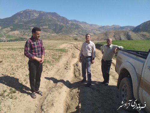 اجرای پروژه مرمت و بازسازی جاده‌های بین مزارع در شهرستان