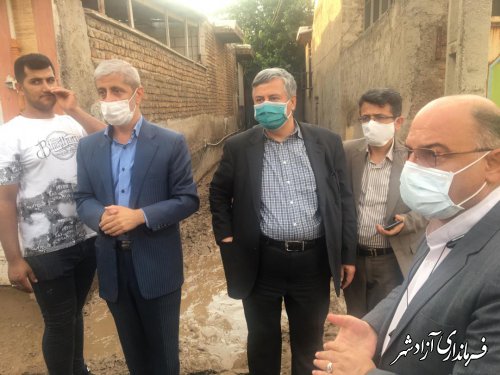 بازدید معاون عمرانی استاندار از میزان خسارت های وارده ناشی از سیلاب در سطح شهر آزادشهر