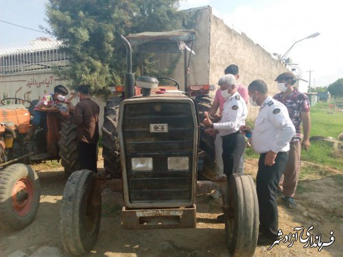 بازدید از تراکتورها توسط پلیس راهور برای پلاک گذاری