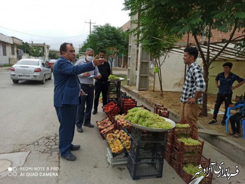 نظارت شهردار آزادشهربر نحوه عملیات مامورین سد معبر در سطح شهر 