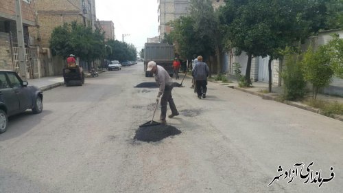 لکه گیری آسفالت خیابانها .کوچه ها  سطح شهر توسط واحد عمران